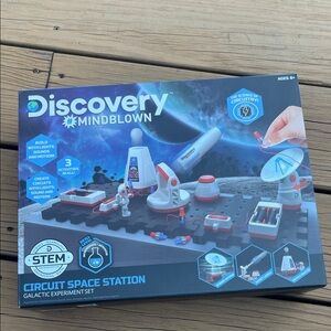Discovery Mindblown Galactic Circuit Set - Black and Blue